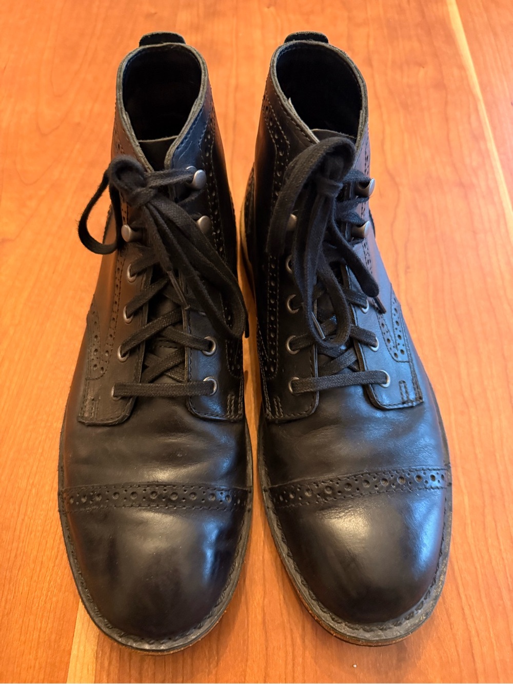 Danner Men's Black Leather Cap-Toe Lace-Up Boots size 9